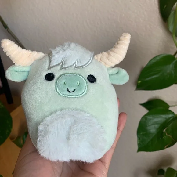 Squishmallows | Iver the Highland Cow | 4” - Picture 4 of 5